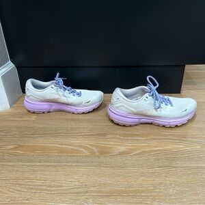 Brooks Ghost 15 women’s size 7.5